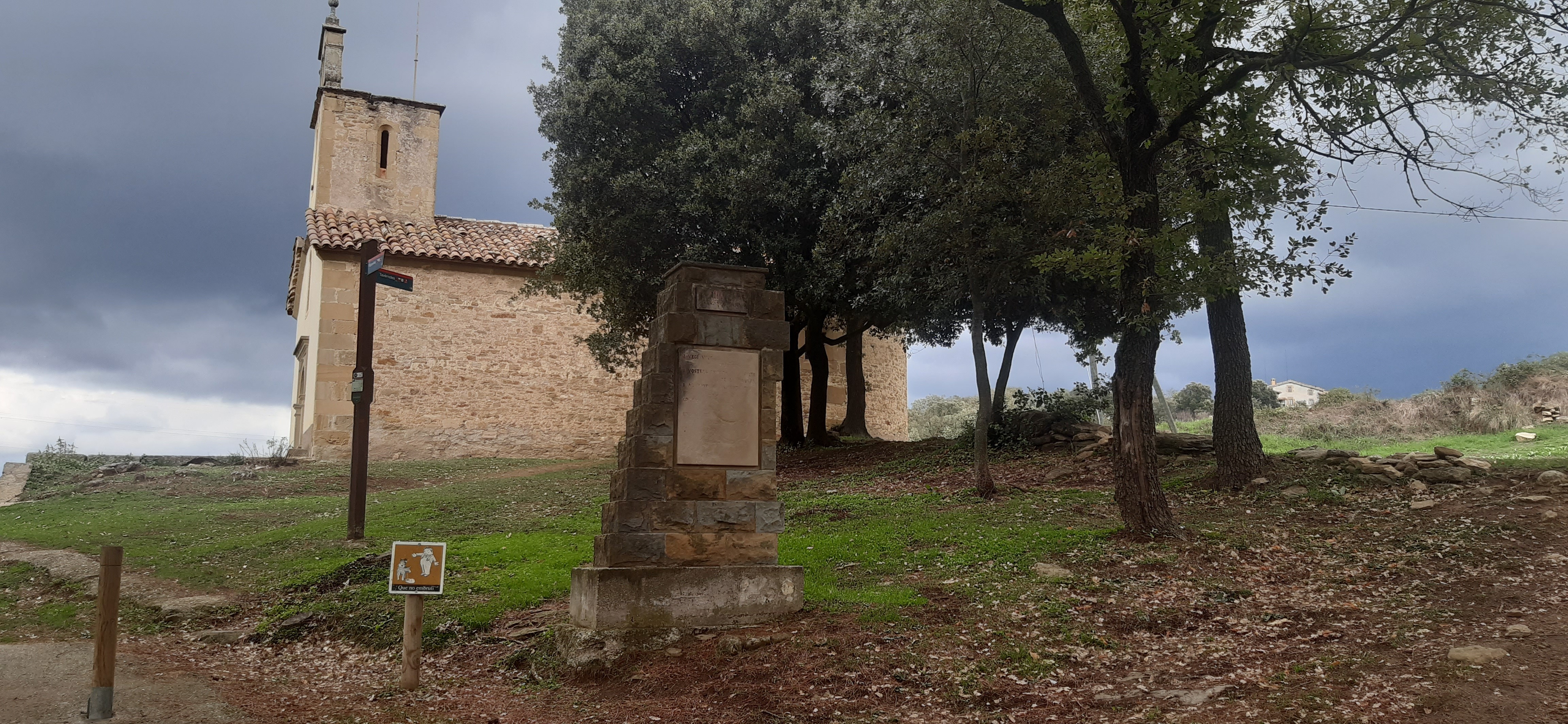 Imatge pels mitjans: Restauració de sis monòlits Verdaguer